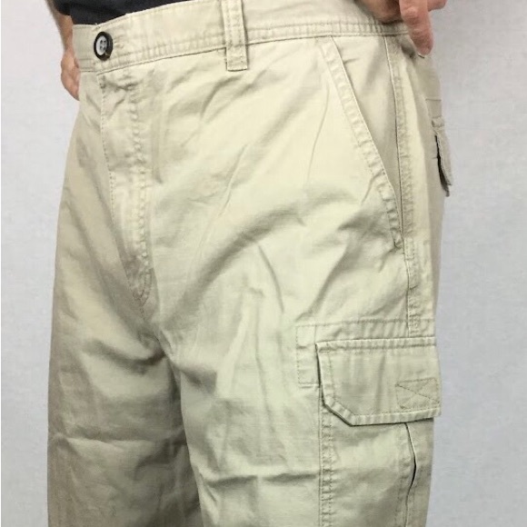 Van Heusen Brand Men’s Cargo Shorts Beige Colour Cotton Beechwood design 34”size - Picture 2 of 11
